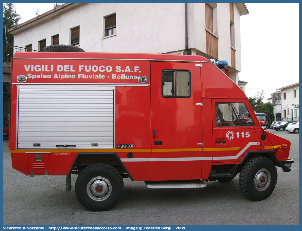 VF 15877
Corpo Nazionale Vigili del Fuoco
Nucleo Speleo Alpino Fluviale
Iveco 40.10WM
Parole chiave: Corpo;Nazionale;Vigili del Fuoco;Vigili;Fuoco;Iveco;40.10WM;40.10 WM;VM90;VM 90;SAF;S.A.F.;Speleo;Alpino;Fluviale