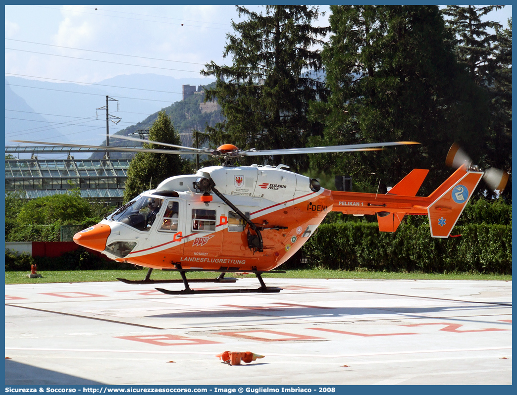 I-DENI
118 Alto Adige
EuroCopter BK117C1
PELIKAN 1
Base di Bolzano
Parole chiave: 118;Alto Adige;Bolzano;EuroCopter;BK117;BK;117;I-DENI;Pelikan 1;Pelikan1;Elicottero;Elisoccorso