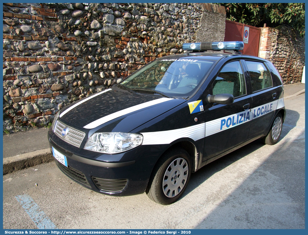 Polizia Locale YA819AC
Polizia Locale
Comune di Verona
Fiat Punto Classic
Parole chiave: Polizia;Locale;Municipale;Verona;Fiat;Punto;YA819AC