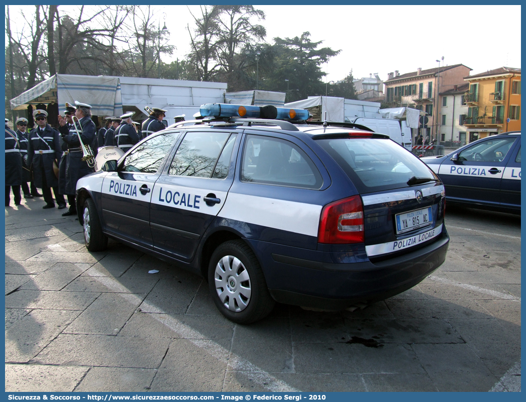 Polizia Locale YA815AC
Polizia Locale
Comune di Verona
Skoda Octavia Wagon II serie
Parole chiave: PL;P.L.;PM;P.M.;Polizia;Locale;Municipale;Verona;Skoda;Octavia;Wagon