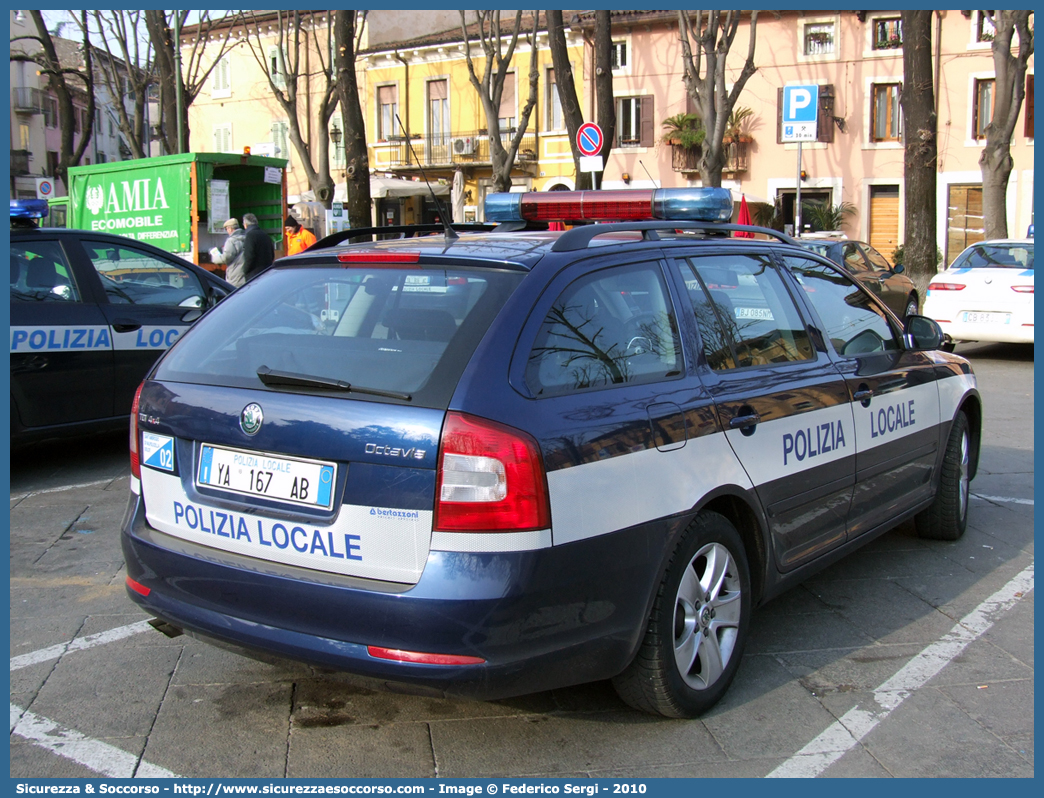 Polizia Locale YA167AB
Polizia Locale
Corpo Intercomunale
Sant'Ambrogio di Valpolicella e Dolcè
Skoda Octavia Wagon III serie
Allestitore Bertazzoni S.r.l.
Parole chiave: Polizia;Locale;Municipale;Sant Ambrogio di Valpolicella;Sant&#039;Ambrogio di Valpolicella;Dolce;Dolcè;Skoda;Octavia;Wagon;Bertazzoni;YA167AB;YA 167 AB