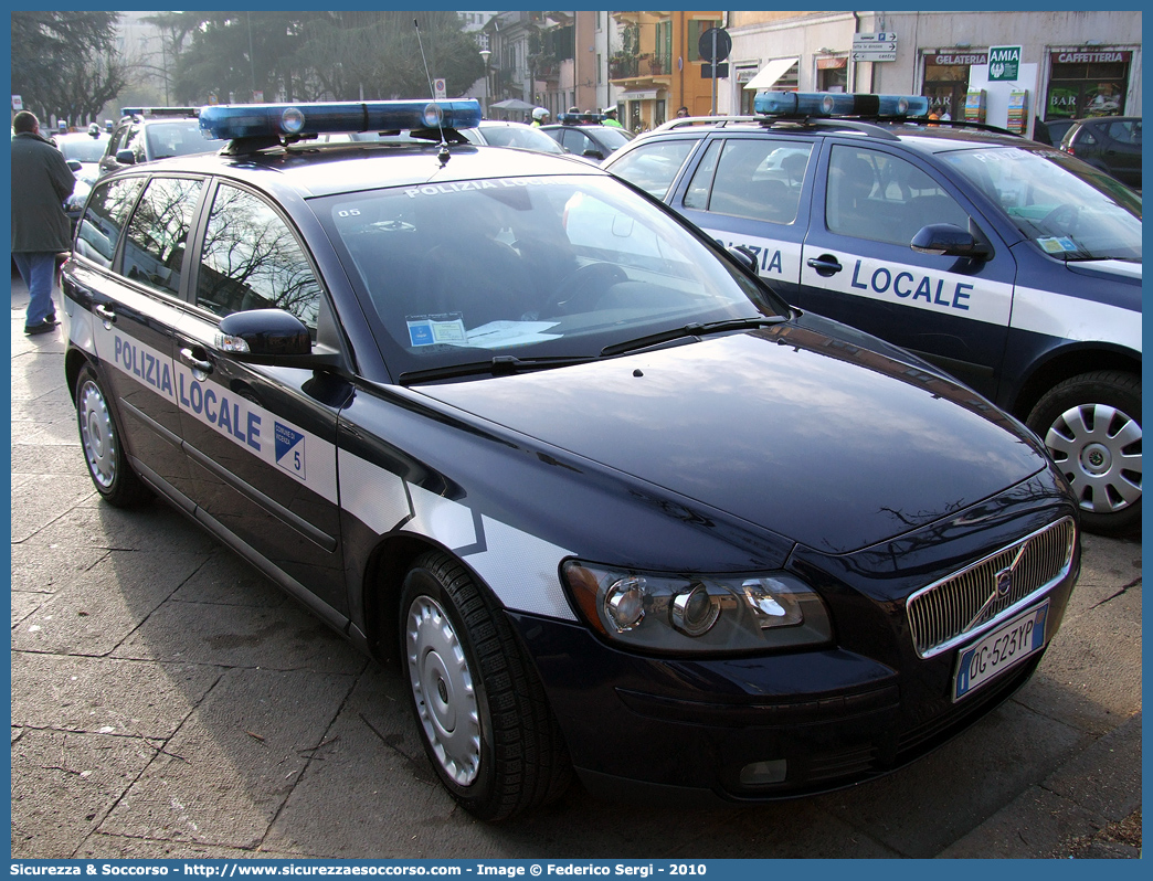 -
Polizia Locale
Comune di Vicenza
Volvo V50
Parole chiave: Polizia;Locale;Municipale;Vicenza;Volvo;V50