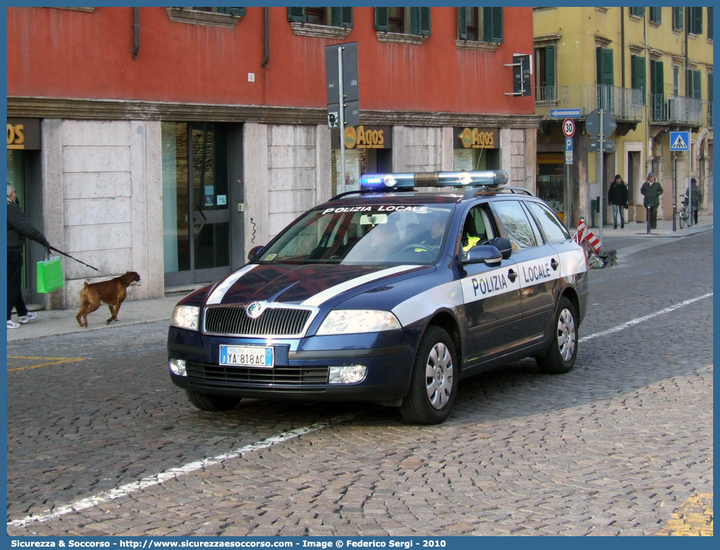 Polizia Locale YA818AC
Polizia Locale
Comune di Verona
Skoda Octavia Wagon II serie
Parole chiave: PL;P.L.;PM;P.M.;Polizia;Locale;Municipale;Verona;Skoda;Octavia;Wagon