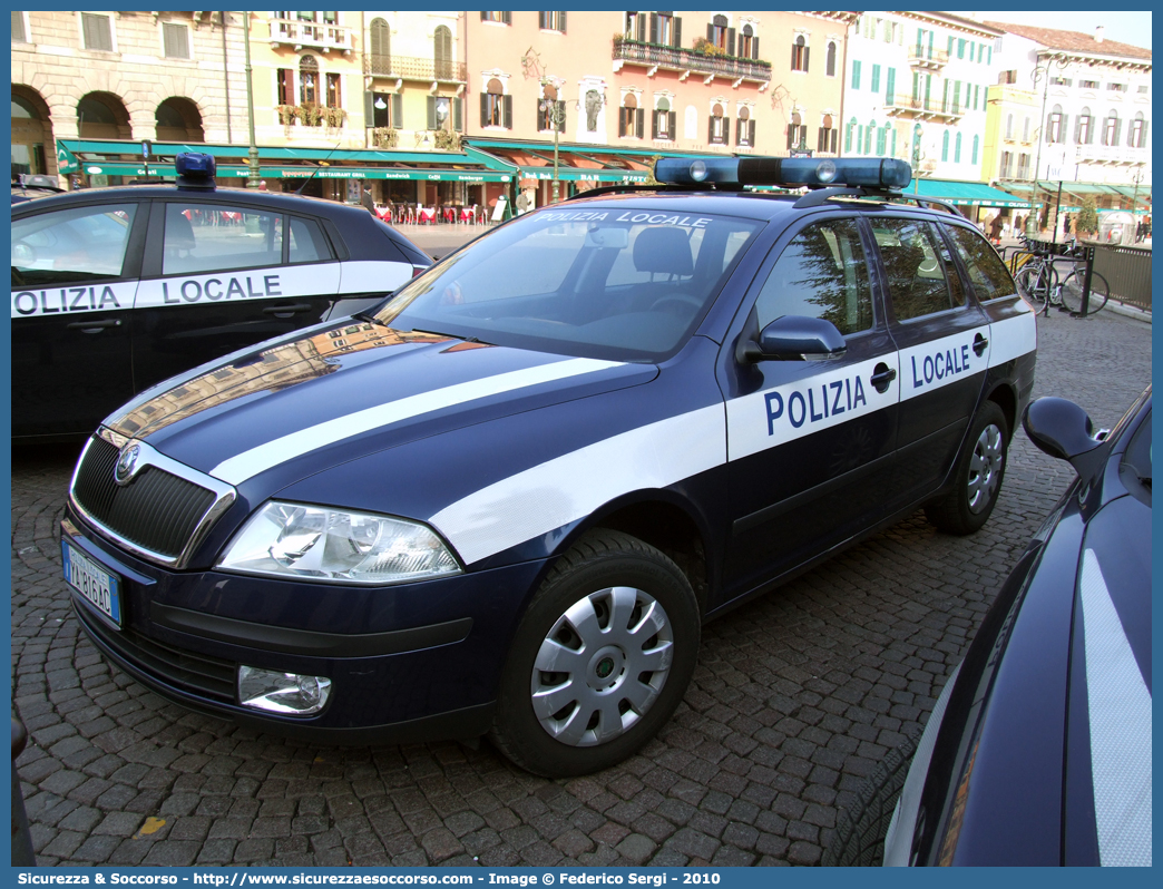 Polizia Locale YA816AC
Polizia Locale
Comune di Verona
Skoda Octavia Wagon II serie
Parole chiave: PL;P.L.;PM;P.M.;Polizia;Locale;Municipale;Verona;Skoda;Octavia;Wagon