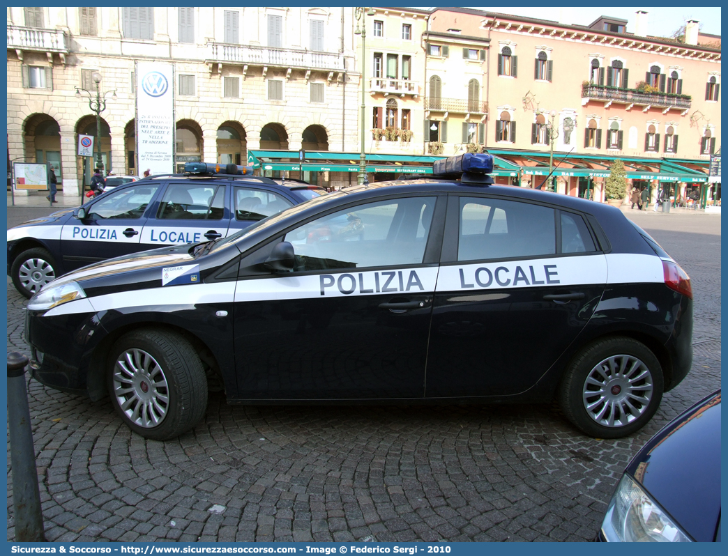 Polizia Locale YA360AC
Polizia Locale
Comune di Negrar
Fiat Nuova Bravo
Parole chiave: Polizia;Locale;Municipale;Negrar;Fiat;Nuova Bravo;YA360AC