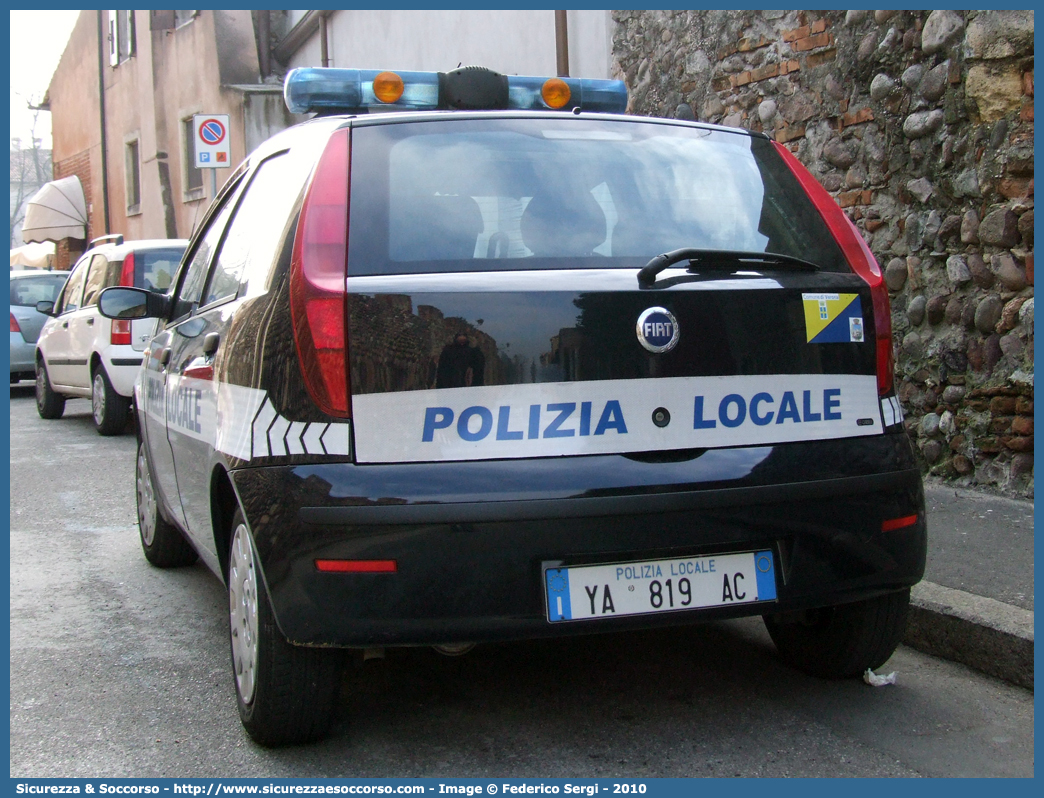 Polizia Locale YA819AC
Polizia Locale
Comune di Verona
Fiat Punto Classic
Parole chiave: Polizia;Locale;Municipale;Verona;Fiat;Punto;YA819AC