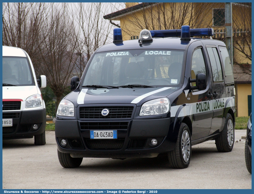 -
Polizia Locale
Comune di Montegrotto Terme
Fiat Doblò I serie restyling
Parole chiave: Polizia;Locale;Municipale;Montegrotto Terme;Fiat;Doblò;Doblo