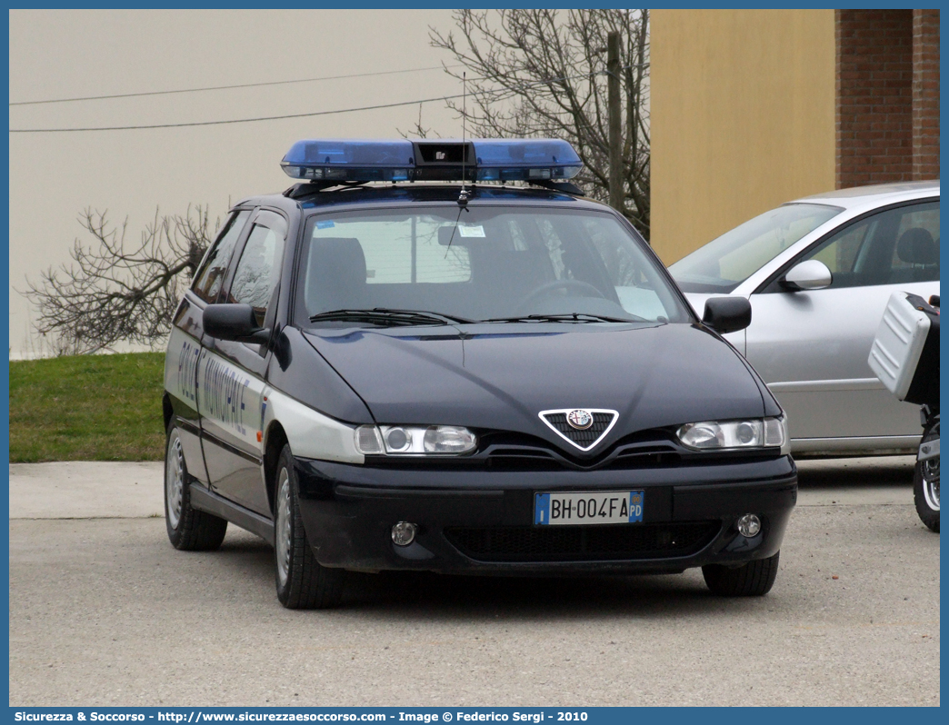 -
Polizia Municipale
Comune di Montegrotto Terme
Alfa Romeo 145
Parole chiave: Polizia;Locale;Municipale;Montegrotto Terme;Alfa Romeo;145