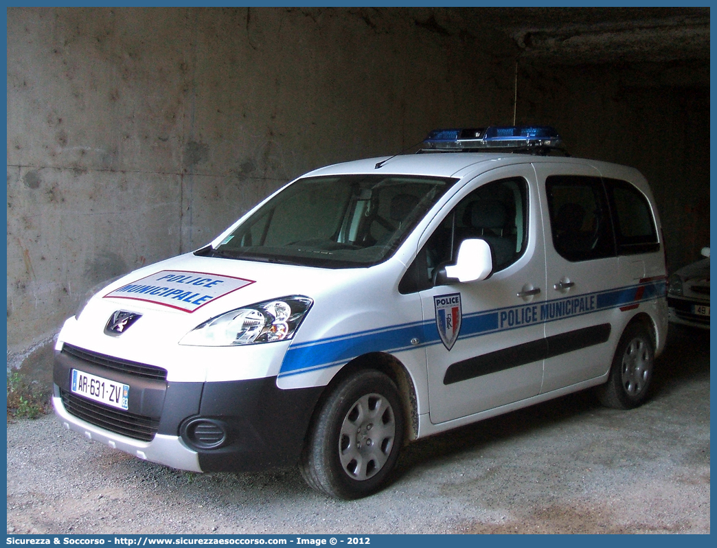 -
République Française
Police Municipale
Peugeot Partner Tepee IV generation
Parole chiave: Repubblica;Francese;République;Française;Police;Municipale;Peugeot;Partner;Tepee