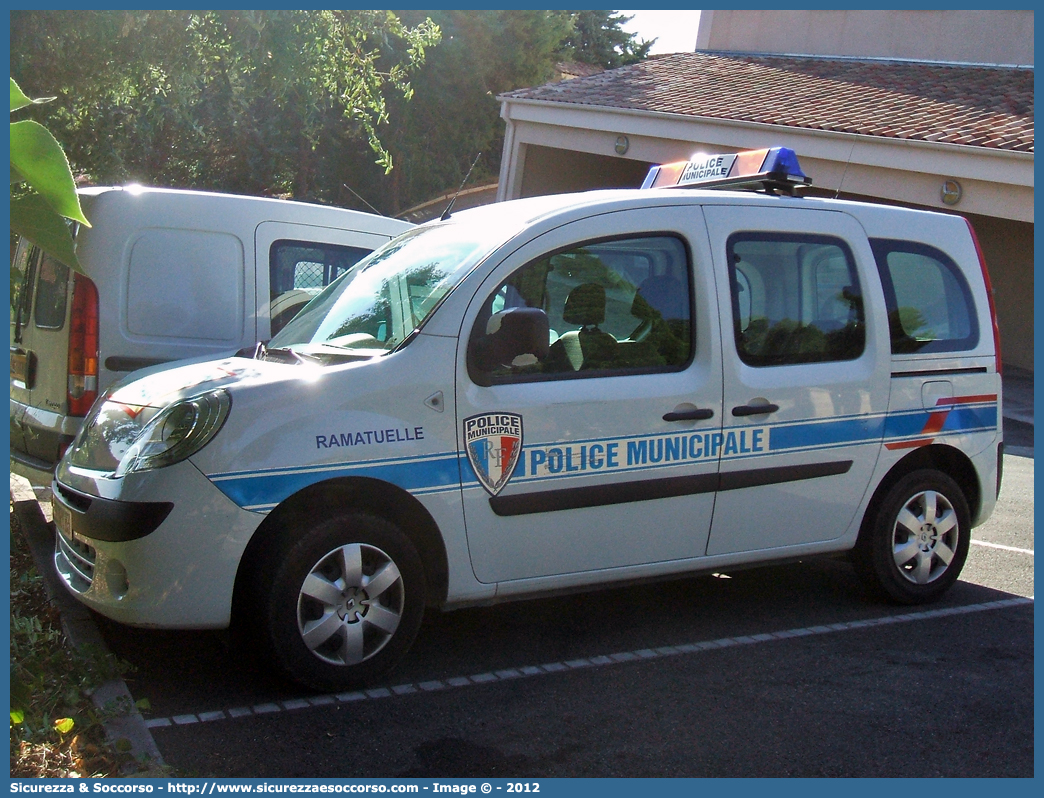 -
République Française
Police Municipale Ramatuelle
Renault Kangoo III generation
Parole chiave: Repubblica;Francese;République;Française;Police;Municipale;Renault;Kangoo;Ramatuelle