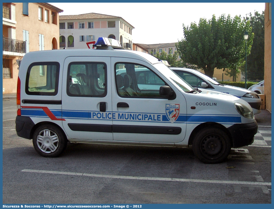 -
République Française
Police Municipale Cogolin
Renault Kangoo II generation
Parole chiave: Repubblica;Francese;République;Française;Police;Municipale;Renault;Kangoo