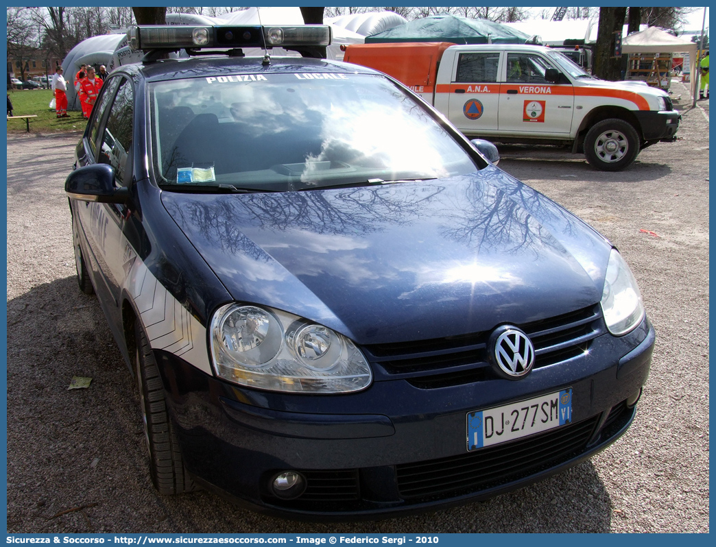 -
Polizia Locale
Unione Comuni Caldogno,
Costabissara e Isola Vicentina
Volkswagen Golf V serie
Parole chiave: Polizia;Locale;Municipale;Isola Vicentina;Costabissara;Caldogno;Volkswagen;Golf