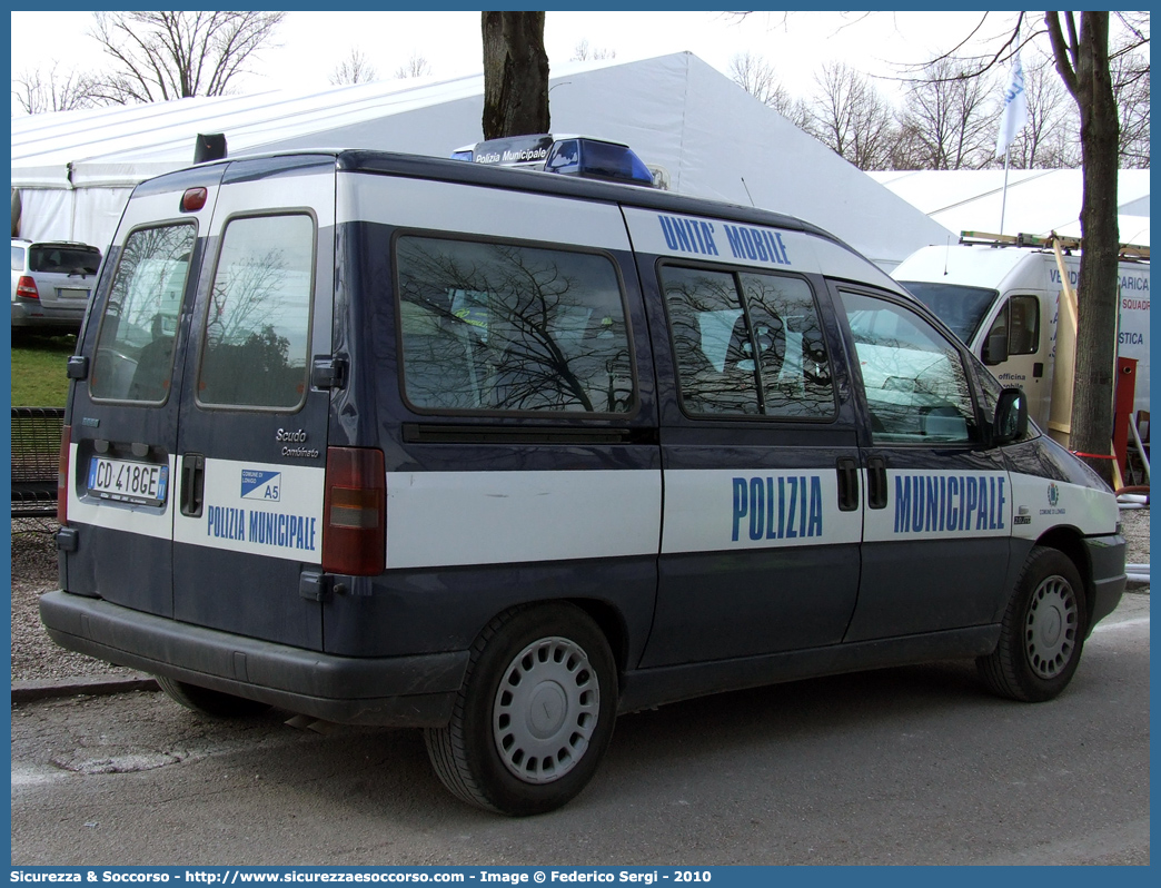 -
Polizia Municipale
Comune di Lonigo
Fiat Scudo I serie
Parole chiave: PL;P.L.;PM;P.M.;Polizia;Locale;Municipale;Lonigo;Fiat;Scudo