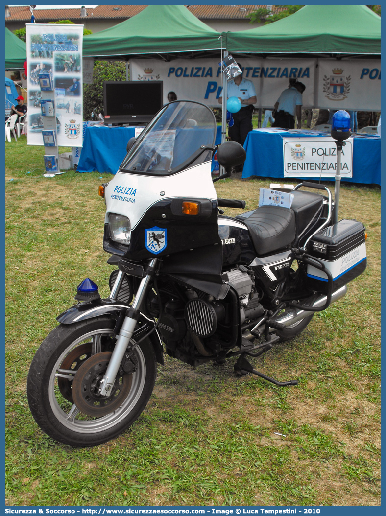 Polizia Penitenziaria 050
Polizia Penitenziaria
Nucleo Traduzioni e Piantonamenti
Moto Guzzi 850-T5
Parole chiave: Pol.Pen.;PolPen;Polizia;Penitenziaria;Nucleo;Traduzioni;Piantonamenti;Moto;Guzzi;850T5