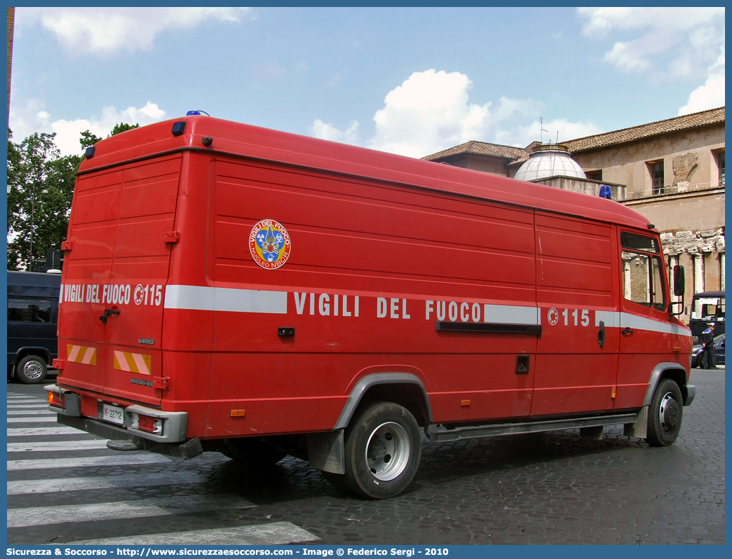 VF 22712
Corpo Nazionale Vigili del Fuoco
Nucleo N.B.C.R.
Mercedes Benz Vario 815D
Parole chiave: Corpo;Nazionale;Vigili del Fuoco;Vigili;Fuoco;Mercedes Benz;Vario;815D;815 D;NBCR;N.B.C.R.;Nucleare;Batteriologico;Chimico;Radiologico;Radiometrico;Radiometria;Radioattività;Radioattivita