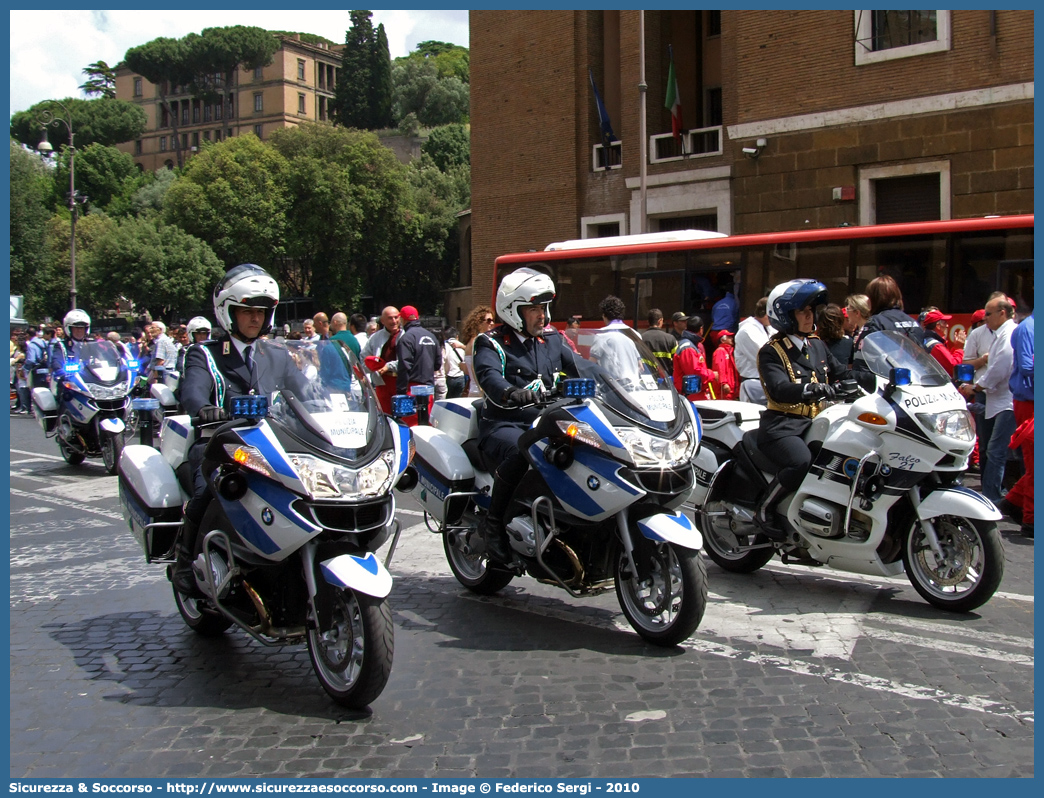 -
Polizia Municipale
Comune di L'Aquila
Bmw 1200RT
Parole chiave: Polizia;Municipale;Locale;L'Aquila;Aquila;Bmw;1200RT