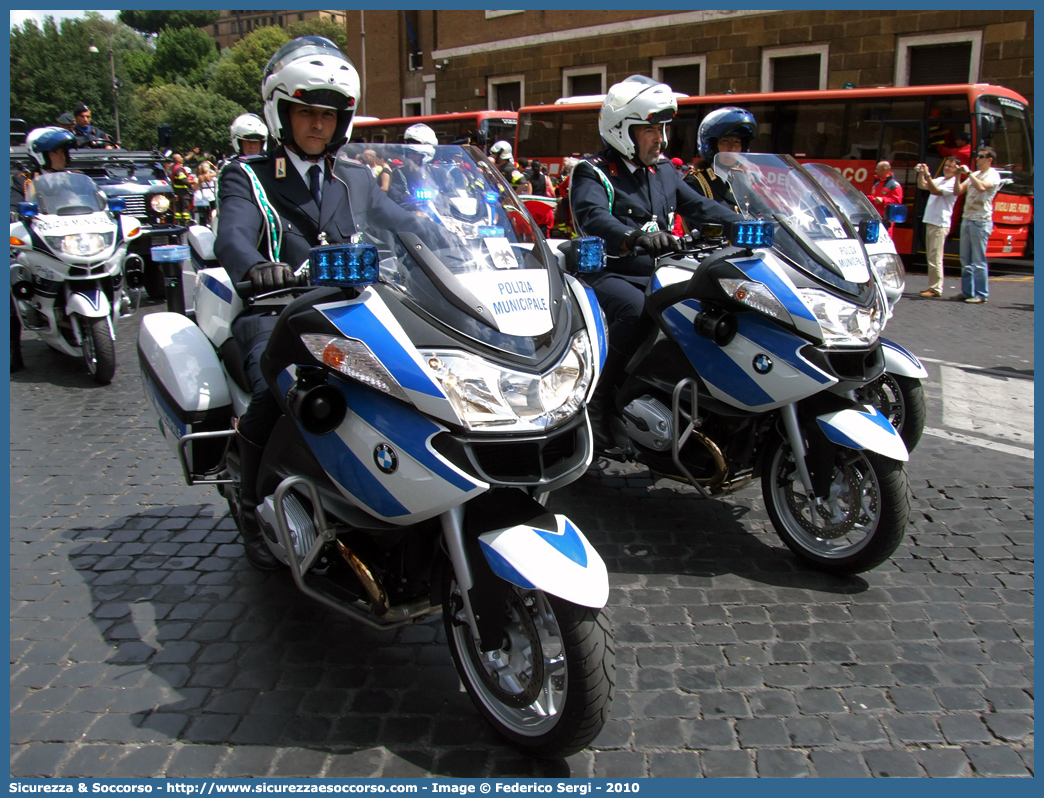 -
Polizia Municipale
Comune di L'Aquila
Bmw 1200RT
Parole chiave: Polizia;Municipale;Locale;L'Aquila;Aquila;Bmw;1200RT