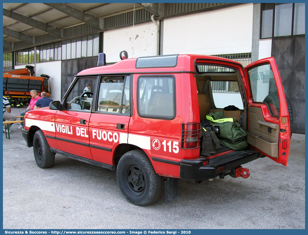 VF 18173
Corpo Nazionale Vigili del Fuoco
Land Rover Discovery I serie restyling
(variante)
Parole chiave: VF;V.F.;VVF;V.V.F;Corpo;Nazionale;Vigili del Fuoco;Vigili;Fuoco;Land Rover;Discovery