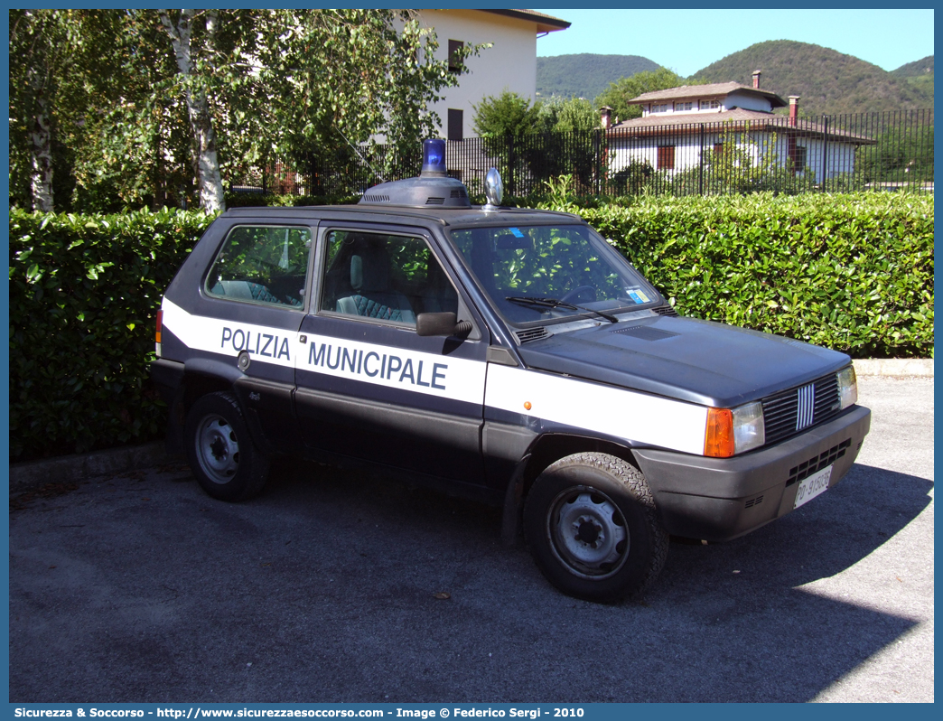 -
Polizia Municipale
Comune di Torreglia
Fiat Panda 4x4 II serie
Parole chiave: Polizia;Locale;Municipale;Torreglia;Fiat;Panda