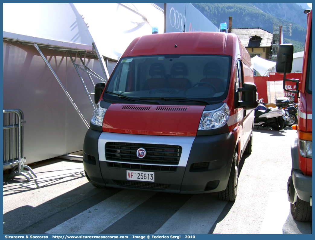 VF 25613
Corpo Nazionale Vigili del Fuoco
Fiat Ducato III serie 
Fornitura Regione Lombardia
Parole chiave: VVF;V.V.F.;Corpo;Nazionale;Vigili;del;Fuoco;Fiat;Ducato;X250;Lombardia