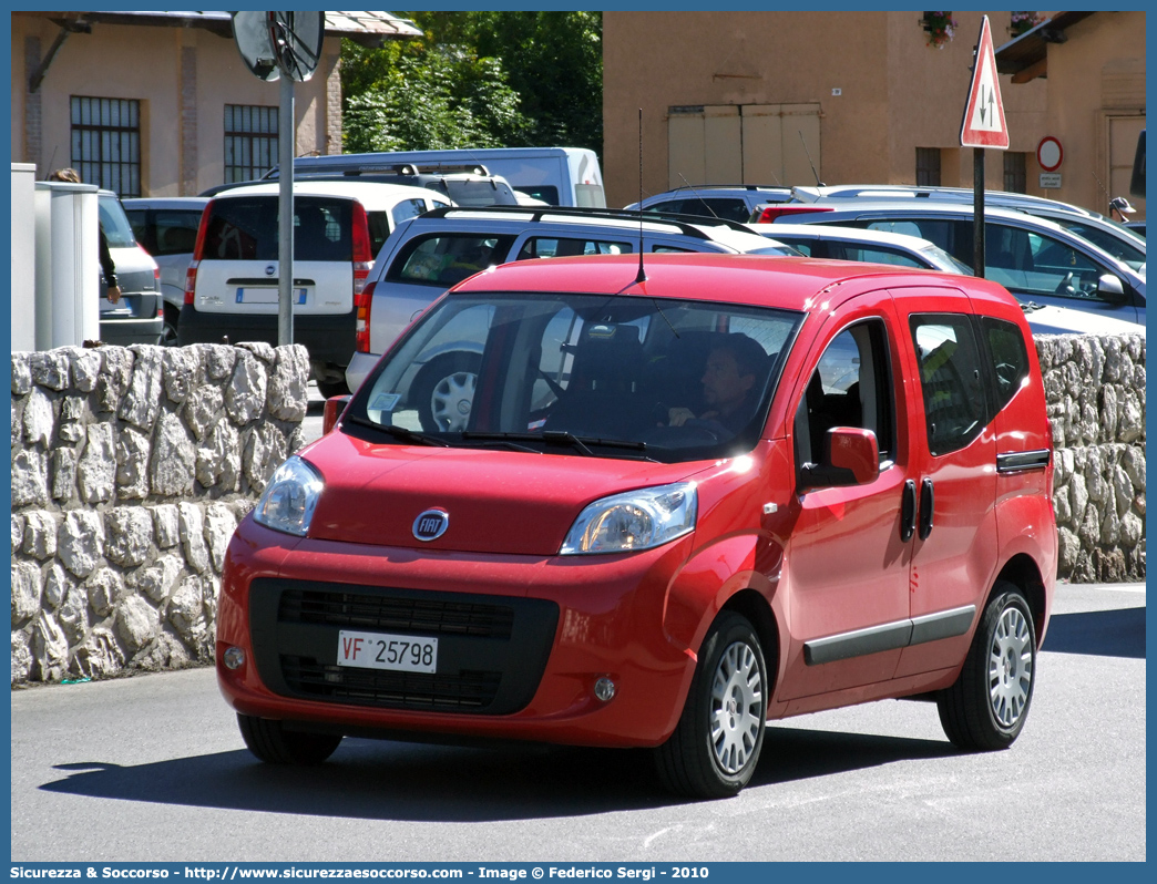 VF 25798
Corpo Nazionale Vigili del Fuoco
Fiat Qubo I serie
Parole chiave: VVF;V.V.F.;Corpo;Nazionale;Vigili;del;Fuoco;Fiat;Qubo