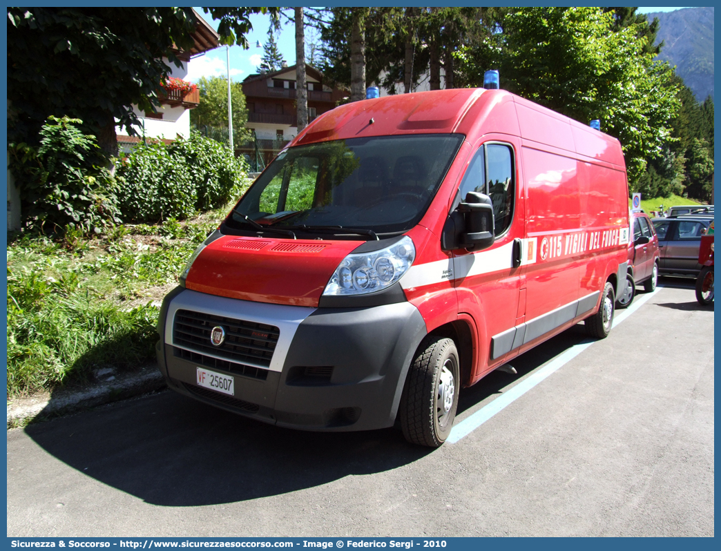 VF 25607
Corpo Nazionale Vigili del Fuoco
Fiat Ducato III serie 
Fornitura Regione Lombardia
Parole chiave: VVF;V.V.F.;Corpo;Nazionale;Vigili;del;Fuoco;Fiat;Ducato;X250;Lombardia