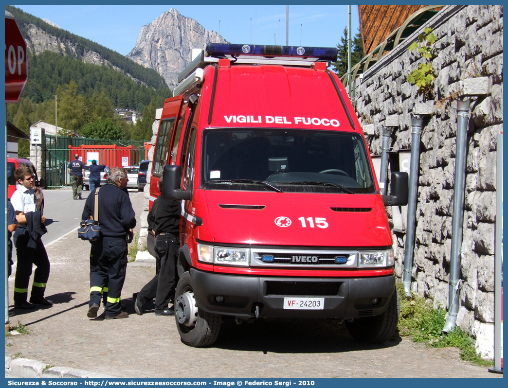 VF 24203
Corpo Nazionale Vigili del Fuoco
Iveco Daily 60C17 III serie
Allestitore Magirus Thales
Parole chiave: Corpo;Nazionale;Vigili del Fuoco;Vigili;Fuoco;AutoFurgone;Unità;Unita;Comando;Crisi;Locale;Logistico;Posto;Avanzato;AF/UCL;AF;UCL;Iveco;Daily;60C17;Magirus;Thales;VF;24203