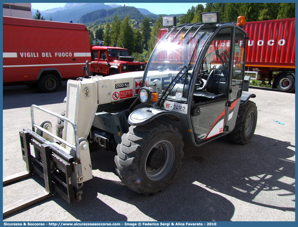 VF 24182
Corpo Nazionale Vigili del Fuoco
Terex Telelift 2506
Parole chiave: VF;V.F.;VVF;V.V.F.;Corpo;Nazionale;Vigili del Fuoco;Vigili;Fuoco;Terex;Telelift;2506;24182