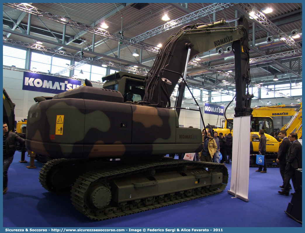 -
Esercito Italiano
Komatsu PC210NLC
Parole chiave: EI;E.I.;Esercito;Italiano;Mezzi da Cantiere;Trasporto Materiali;Supporto Logistico;Komatsu;PC210NLC