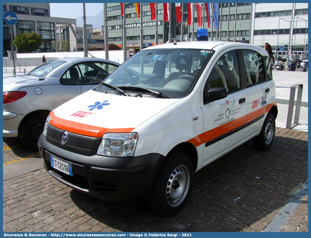 ZE 031
118 Bolzano
Fiat Nuova Panda 4x4
(variante)
Parole chiave: 118;Bolzano;Alto Adige;Fiat;Nuova Panda