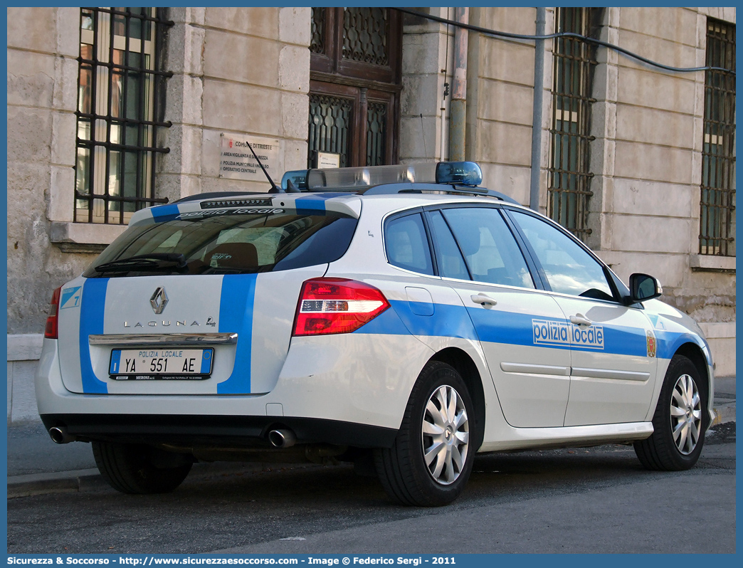 Polizia Locale YA551AE
Polizia Locale
Comune di Trieste
Renault Laguna SporTour
Allestitore Focaccia Group S.r.l.
Parole chiave: Polizia;Municipale;Locale;Trieste;Renault;Laguna;SporTour;YA551AE;Focaccia