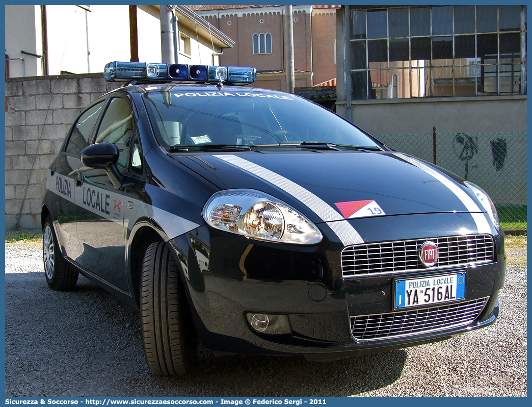 Polizia Locale YA516AL
Polizia Locale
Consorzio Padova Ovest
Fiat Grande Punto
Parole chiave: Polizia;Locale;Municipale;Padova Ovest;Cervarese Santa Croce;Mestrino;Rubano;Selvazzano Dentro;Veggiano;Fiat;Grande Punto;YA516AL