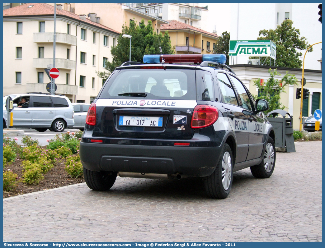 Polizia Locale YA017AG
Polizia Locale
Comune di Padova
Fiat Sedici II serie
Allestitore Focaccia Group S.r.l.
Parole chiave: Polizia;Locale;Municipale;Padova;Fiat;Sedici;YA017AG;YA 017 AG;Focaccia