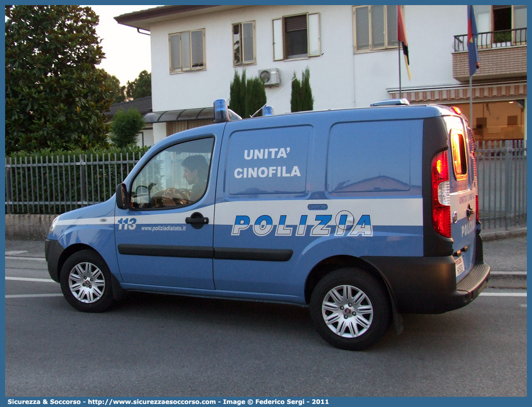 Polizia H1503
Polizia di Stato
Servizio Cinofili
Fiat Doblò I serie restyling
Parole chiave: PS;P.S.;Polizia;di;Stato;Pubblica;Sicurezza;Servizio;Cinofili;Fiat;Doblò;H1503