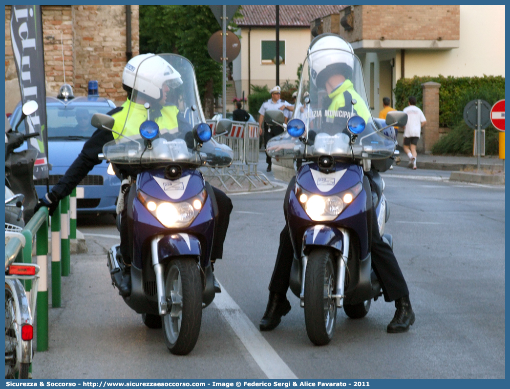 -
Polizia Municipale
Comune di Padova
Piaggio Beverly
Parole chiave: Polizia;Locale;Municipale;Padova;Piaggio;Beverly