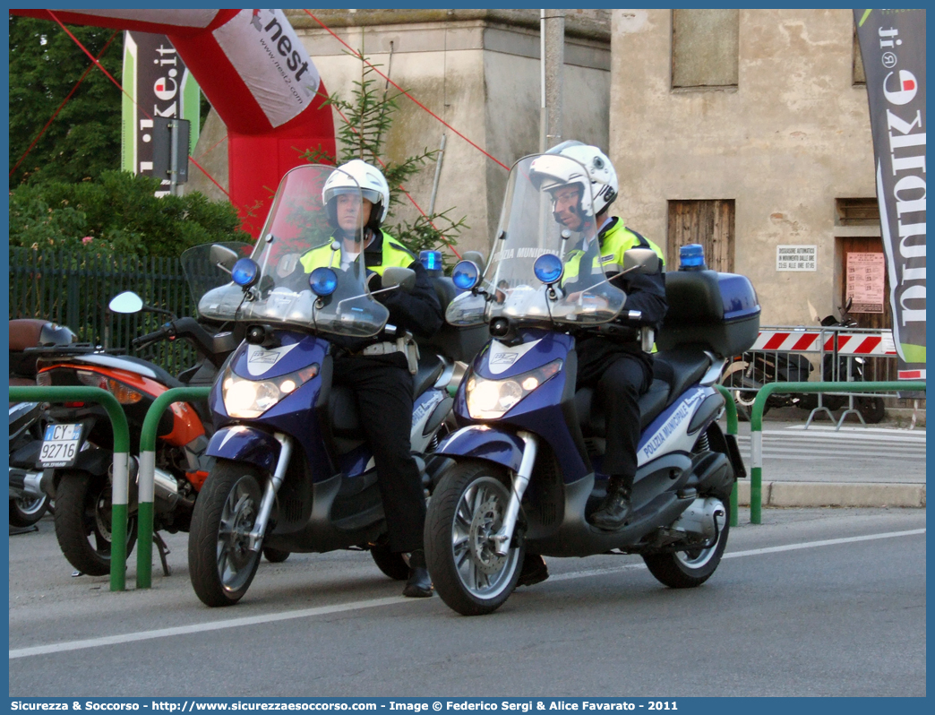 -
Polizia Municipale
Comune di Padova
Piaggio Beverly
Parole chiave: Polizia;Locale;Municipale;Padova;Piaggio;Beverly