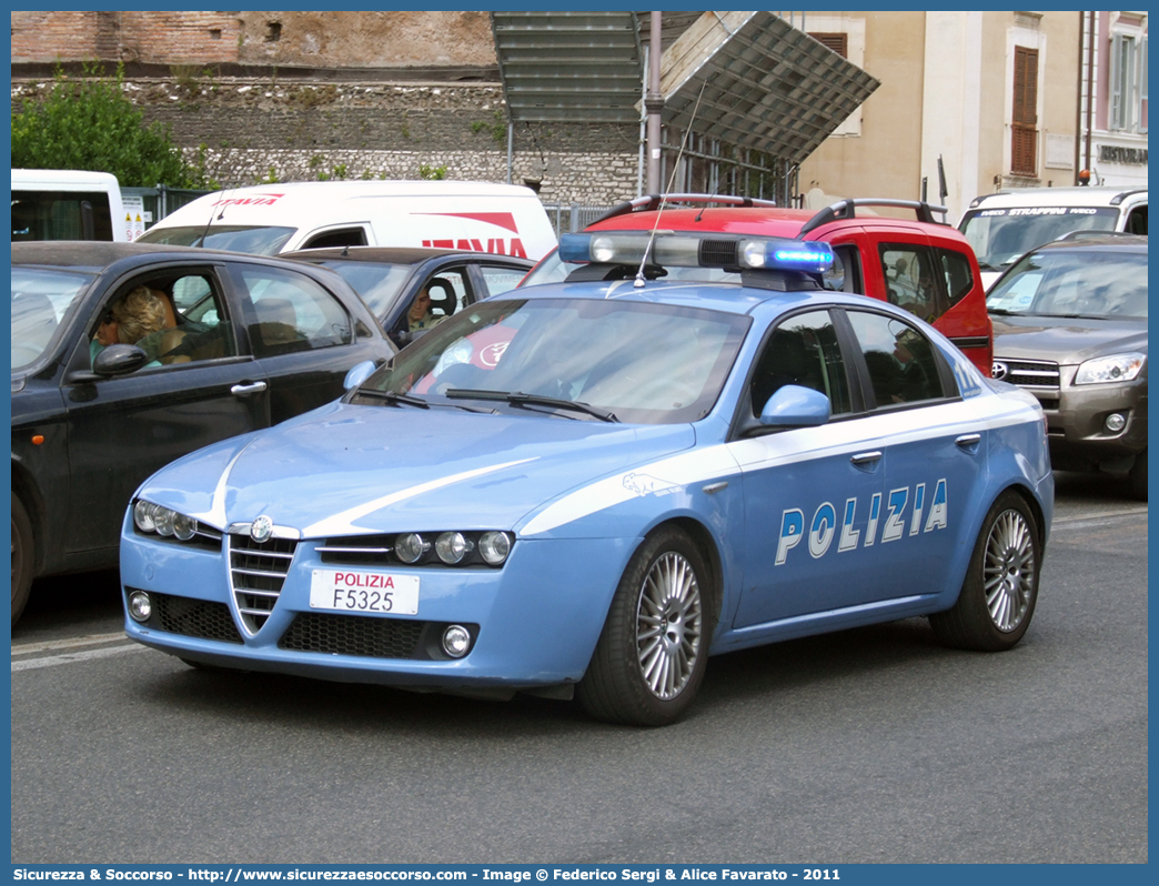 Polizia F5325
Polizia di Stato 
Squadra Volante
Alfa Romeo 159
Parole chiave: PS;P.S.;Polizia;di;Stato;Pubblica;Sicurezza;Squadra;Volante;Alfa;Romeo;159