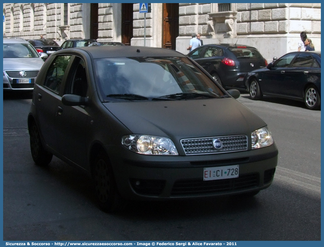 EI CI728
Esercito Italiano
Fiat Punto III serie
Parole chiave: EI;E.I.;Esercito;Italiano;Autovetture;Fiat;Punto III serie;CI728