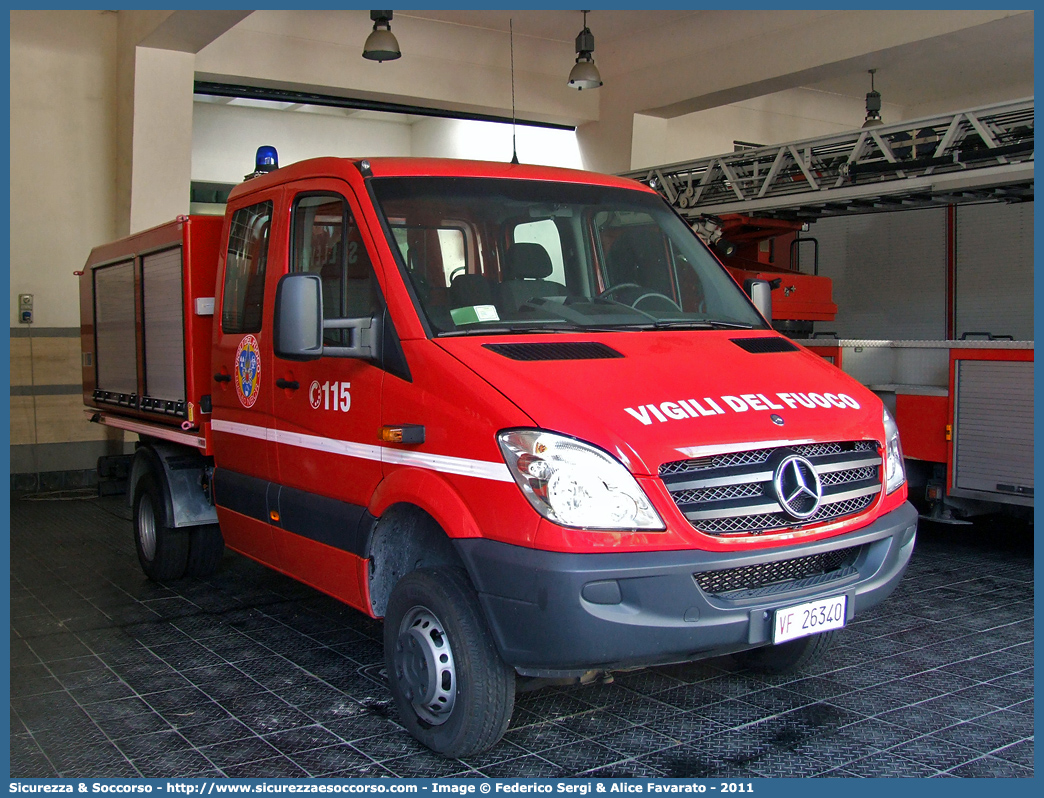 VF 26340
Corpo Nazionale Vigili del Fuoco
Nucleo N.B.C.R.
Mercedes Benz Sprinter 4x4 II serie
Parole chiave: VVF;V.V.F.;Corpo;Nazionale;Vigili del Fuoco;Vigili;Fuoco;Mercedes Benz;Sprinter;NBCR;N.B.C.R.;Nucleare;Batteriologico;Chimico;Radiologico;Radiometrico;Radiometria;Radioattività;Radioattivita;26340