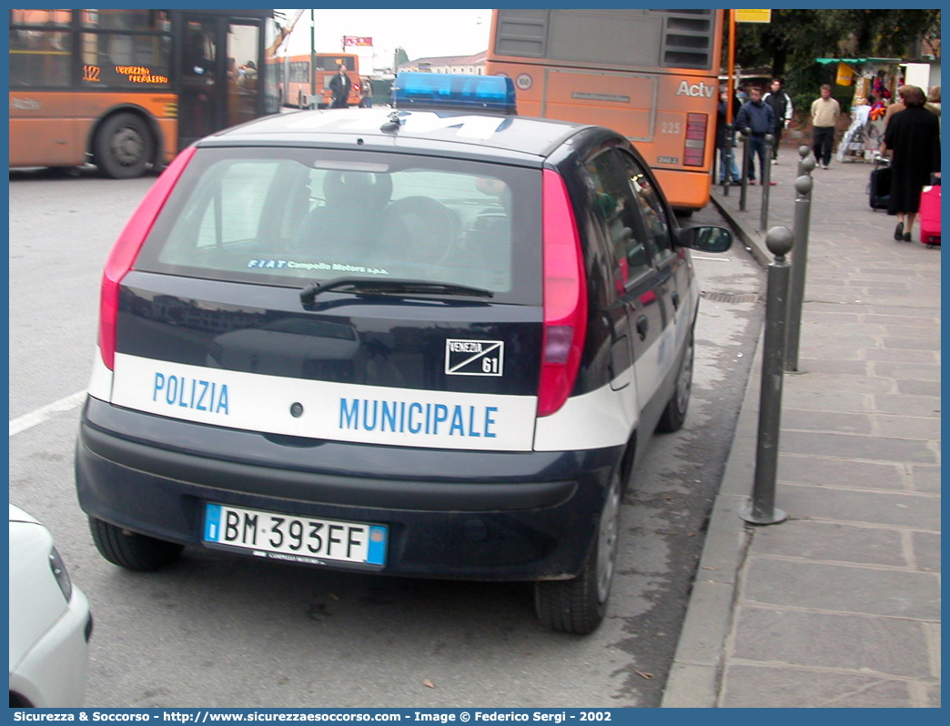 -
Polizia Locale
Comune di Venezia
Fiat Punto II serie
Allestitore Orlandi S.r.l.
Parole chiave: Polizia;Locale;Municipale;Venezia;Fiat;Punto;Orlandi