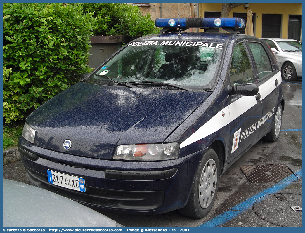 -
Polizia Municipale
Comune di Isola della Scala
Fiat Punto II serie
Parole chiave: PL;P.L.;PM;P.M.;Polizia;Locale;Municipale;Isola della Scala;Fiat;Punto