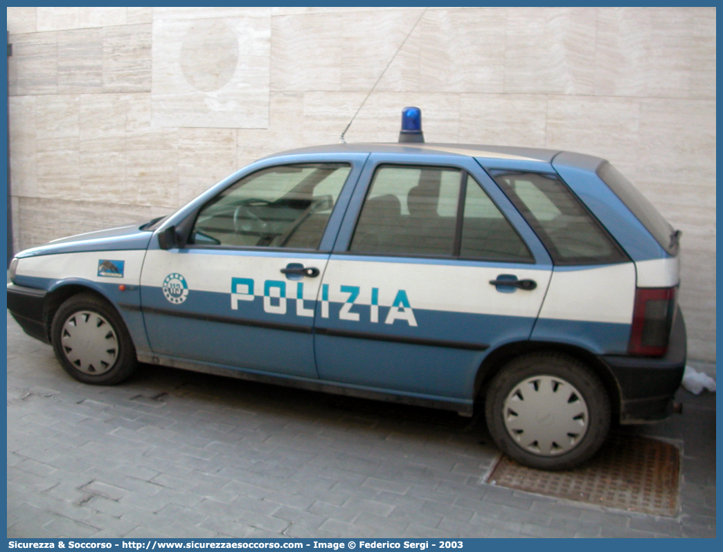 Polizia B6874
Polizia di Stato
Squadra Volante
Fiat Tipo II serie
Parole chiave: B6874;Polizia di Stato;Squadra Volante;Fiat Tipo II serie