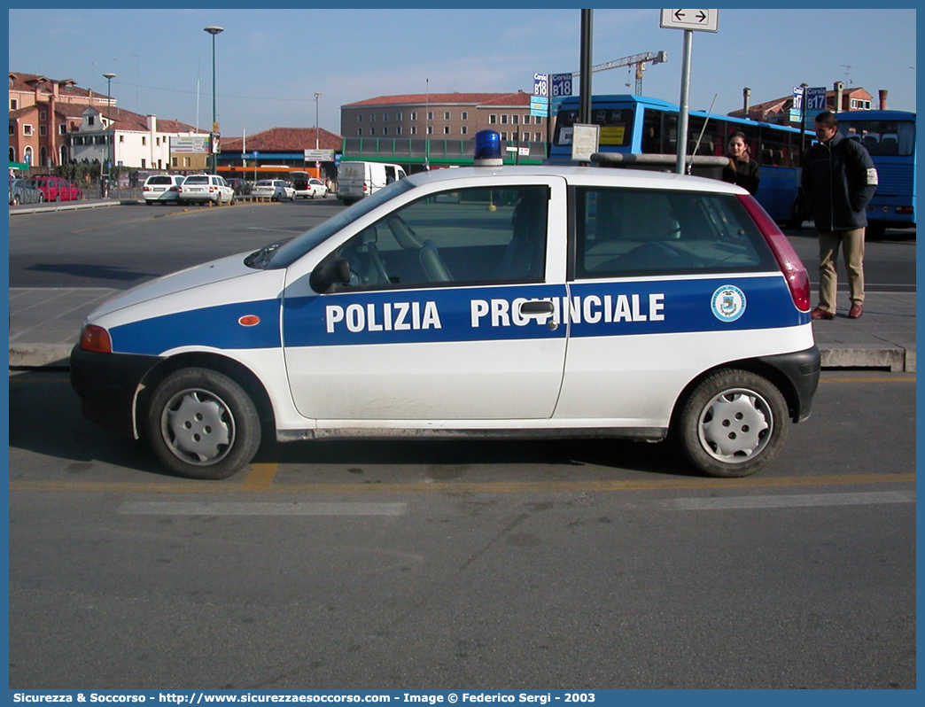 -
Polizia Provinciale
Provincia di Venezia
Fiat Punto I serie
Parole chiave: PL;P.L.;PM;P.M.;Polizia;Locale;Provinciale;Venezia;Fiat;Punto