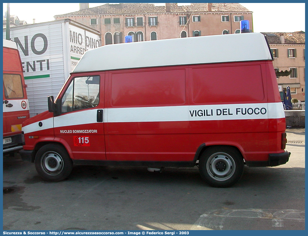 VF 17485
Corpo Nazionale Vigili del Fuoco
Nucleo Soccorso Subacqueo e Acquatico
Fiat Ducato I serie restyling
Parole chiave: VVF;V.V.F.;Corpo;Nazionale;Vigili;del;Fuoco;Fiat;Ducato;NSSA;N.S.S.A.;Soccorso;Subacqueo;Acquatico;Sommozzatori;Subacquei