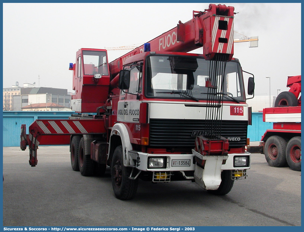 VF 13584
Corpo Nazionale Vigili del Fuoco
Fiat Iveco 330-35 Nuova Fiorentini
Parole chiave: VVF;V.V.F.;Corpo;Nazionale;Vigili;del;Fuoco;Fiat;Iveco;330-35;Nuova;Fiorentini