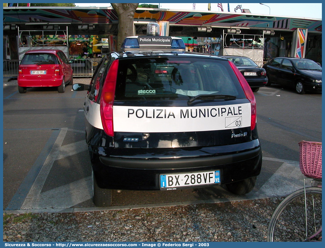 -
Polizia Municipale
Comune di Portogruaro
Fiat Punto II serie
Parole chiave: PL;PM;P.L.;P.M.;Polizia;Locale;Municipale;Portogruaro;Fiat;Punto;II serie