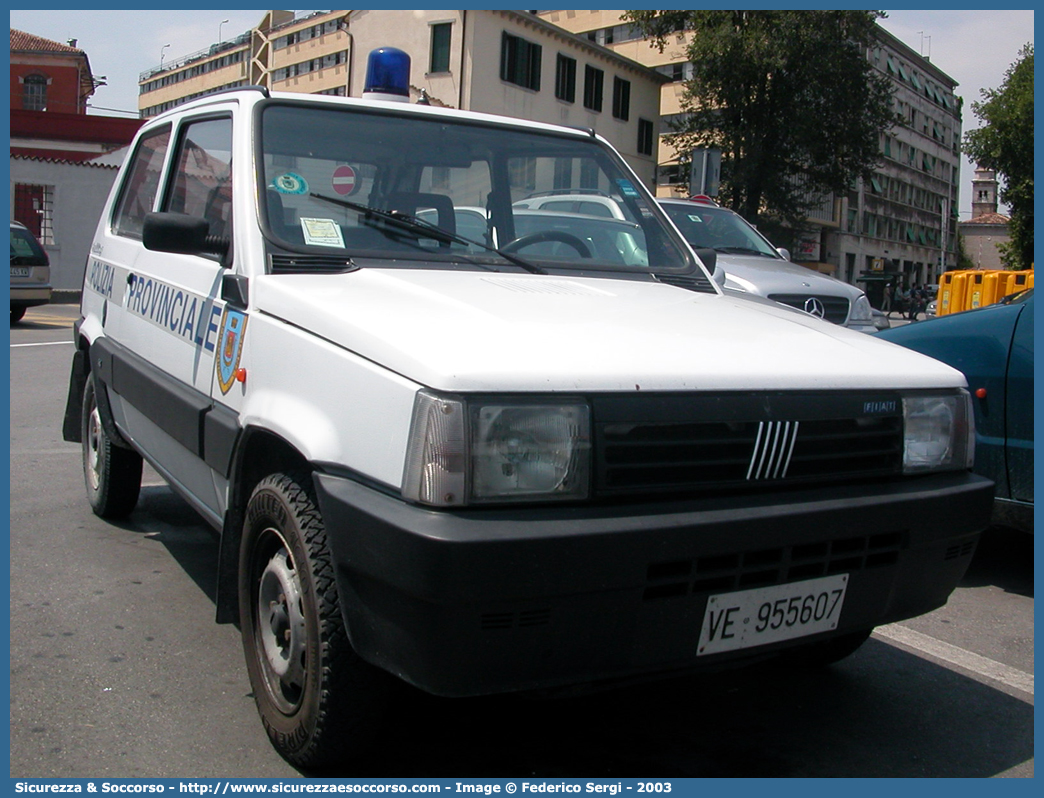 -
Polizia Provinciale
Provincia di Venezia
Fiat Panda 4x4 II serie
Parole chiave: PL;P.L.;PM;P.M.;Polizia;Locale;Provinciale;Venezia;Fiat;Panda;4x4