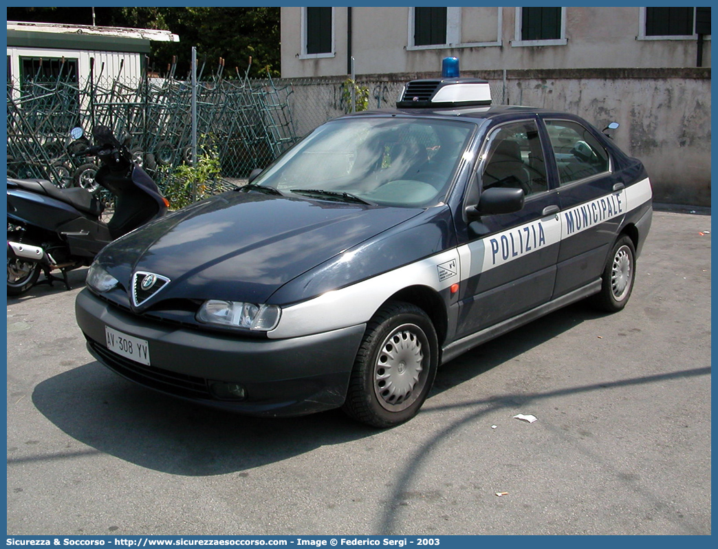 -
Polizia Municipale
Unione Comuni Cassola, Mussolente e Romano d'Ezzelino
Alfa Romeo 146
Parole chiave: Polizia;Locale;Municipale;Cassola;Mussolente;Romano d'Ezzelino;Alfa Romeo;146