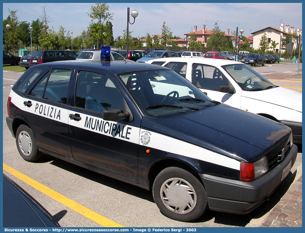 -
Polizia Municipale
Comune di Jesolo
Fiat Tipo II serie
Parole chiave: PL;PM;P.L.;P.M.;Polizia;Locale;Municipale;Jesolo;Fiat;Tipo