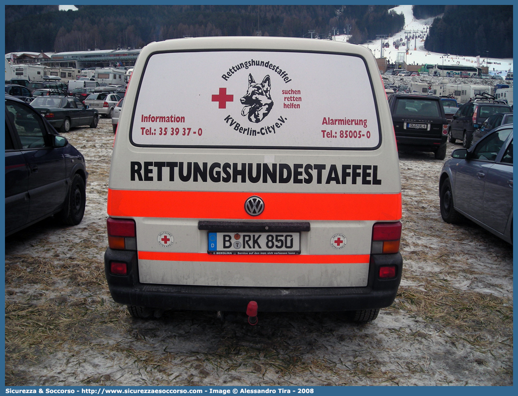 RK 850
Bundesrepublik Deutschland
Deutsches Rotes Kreuz
Volkswagen Transporter T4
Rettunghundestaffel
Parole chiave: Repubblica;Federale;Germania;Bundesrepublik;Deutschland;Deutsches;Rotes;Kreuz;Rettunghundestaffel;Volkswagen;Transporter;T4